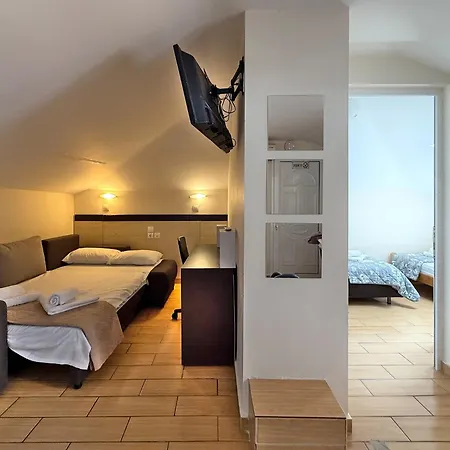 Arhontisa By Sdr Paralía