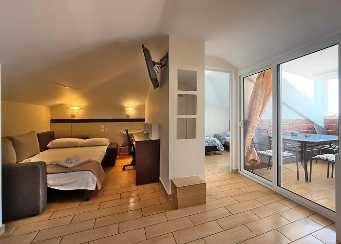 Arhontisa By Sdr Paralía